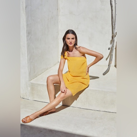 Cuyana Seersucker Twisted Shoulder A-Line Asymmetric Dress in Daffodil - Picture 2 of 9